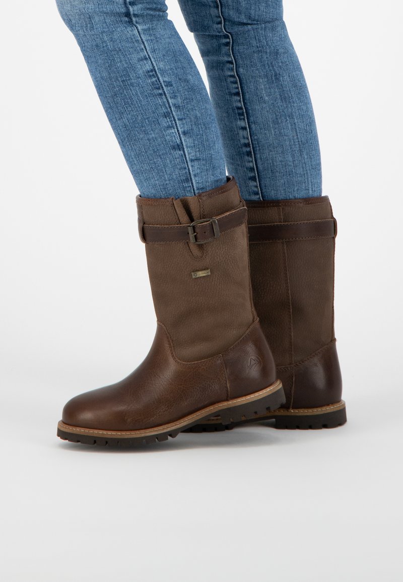 Travelin FINLAND - Botas para la nieve - dark brown