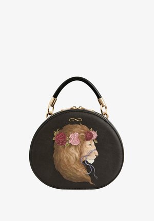 Runda melna somiņa, izgatavota no teksturētas ādas, ar lauva attēlu un ziedu akcentiem. Iekļauta zelta aparatūra un augšējā rokturis.