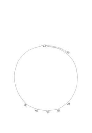 Delikatny srebrny naszyjnik z łańcuszka z pięcioma równomiernie rozmieszczonymi małymi zawieszkami w kształcie koniczyny i regulowanym zapięciem.