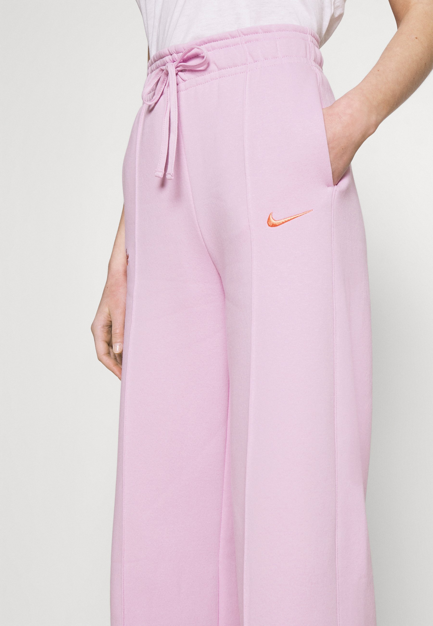 nike pink bottoms