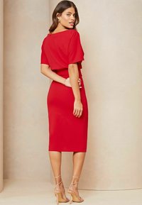 Lipsy MIDI - REGULAR FIT - Vapaa-ajan mekko - red
