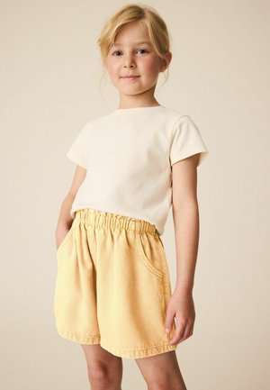 Next, REGULAR FIT - PULLON SHORTS - Farkkushortsit - lemon yellow