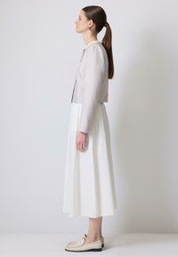 Touché Privé WAISTED - Falda acampanada - ecru