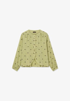 Vaaleanvihreä pitkähihainen pusero, jossa pyöreä pääntie, napitettu etuosa, pieni tumma kukkakuosi sekä rypytetyt hihansuut ja hartiat.