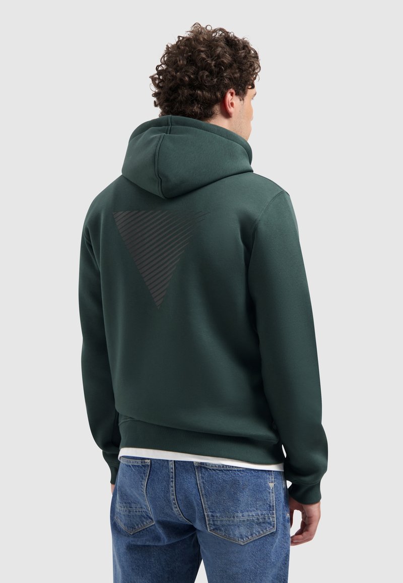 Donkergroen sweatshirt met een capuchon, met een gestreept driehoekig ontwerp in zwart op de bovenrug. Zachte stof en ribbelmanchetten.