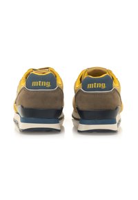 mtng Sneakers basse - dark yellow melange