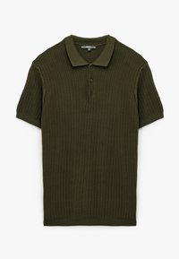 Olivgrön ribbad polo med krage, treknappskniv och korta ärmar. Texturen är något strukturerad och tät.