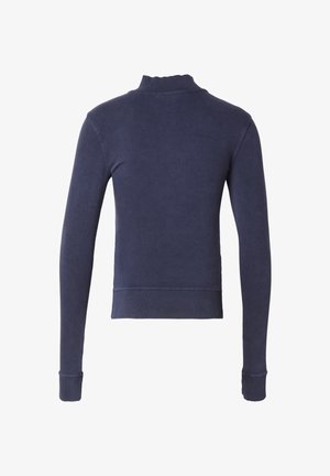Mørkeblå, langærmet cropped sweater med høj hals og ribbede manchetter. Fremstillet af blødt stof med glat tekstur og minimal detaljering.