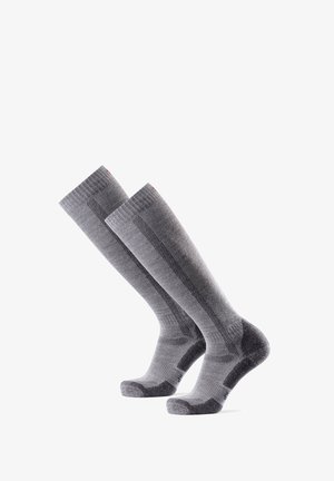 Calzini grigi a lunghezza ginocchio con strisce testurizzate, zone rinforzate e suole imbottite. Il materiale appare morbido e traspirante, adatto per il comfort.