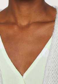 Abercrombie & Fitch Kofta - white