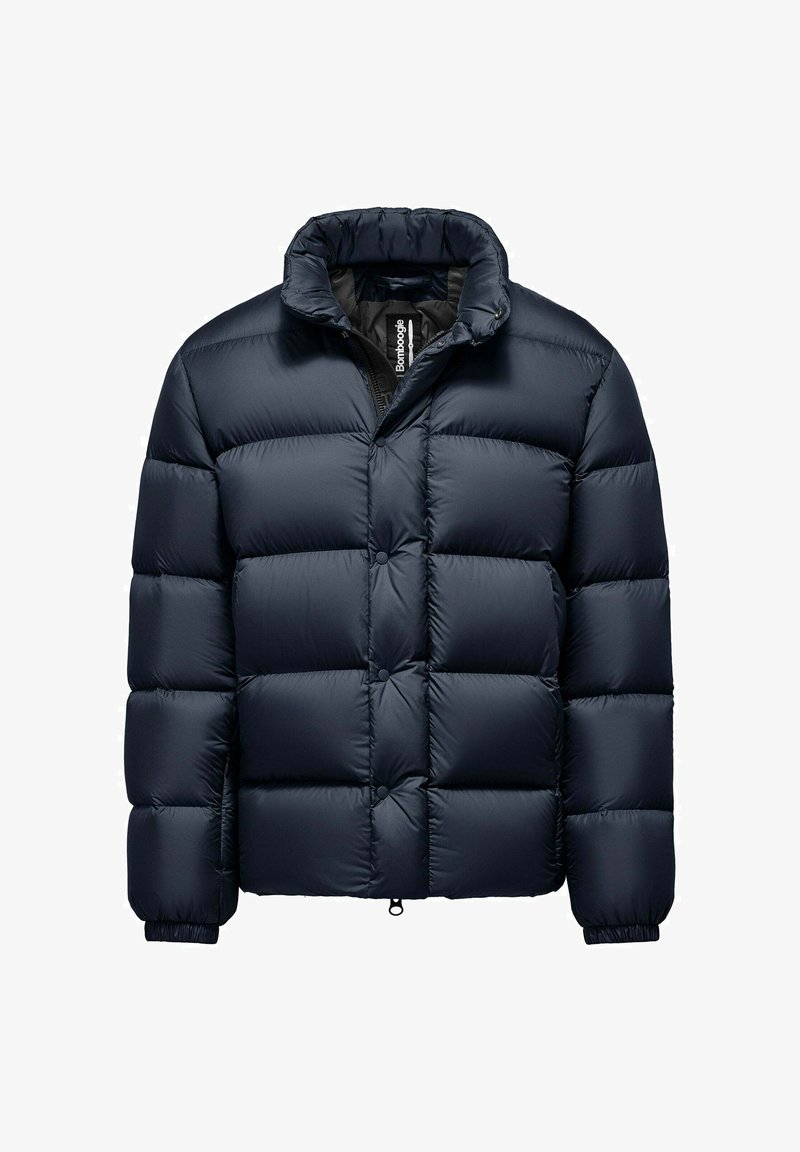 Granatowa kurtka puchowa z wysokim kołnierzem, pikowanym wzorem, zatrzaskami i elastycznymi mankietami. Posiada zamek błyskawiczny na dole.