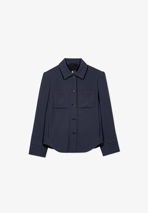 Navyblaues Hemd mit Knöpfen, langen Ärmeln, spitzem Kragen, zwei Fronttaschen und abgerundetem Saum. Hergestellt aus einem glatten, leichten Stoff.