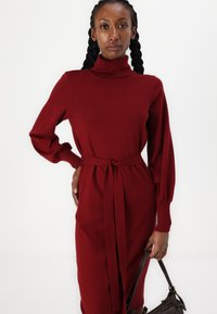 VILA VIAMANDA TURTLE NECK DRESS - Stickad klänning - cabernet