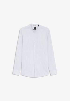 Camisa de vestir blanca para hombre con rayas verticales azul claro, cierre de botones en la parte delantera, mangas largas y cuello mao.