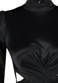 Haut noir en satin à manches longues avec col montant et détail de nœud torsadé à l'avant à la taille.