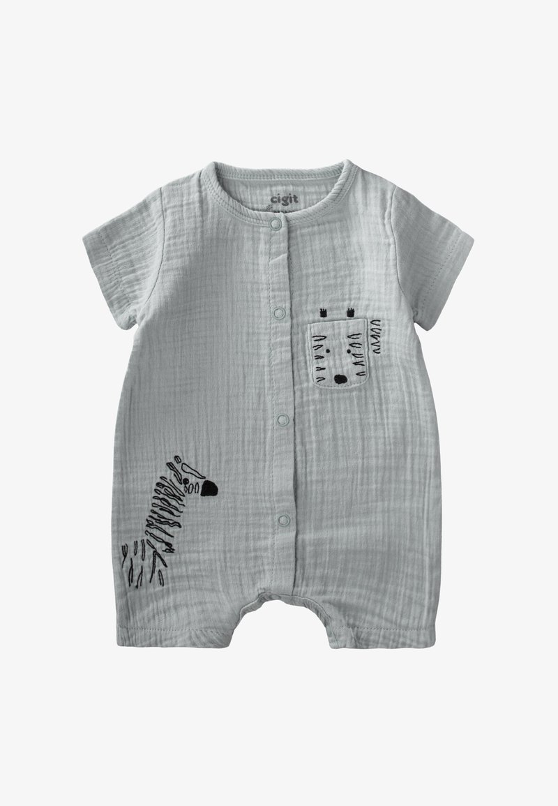 Svetlošedý mušelínový overal s krátkymi rukávmi, predným zapínaním na gombíky a vreckom s čiernym dizajnom húsenice vyšitým na boku.