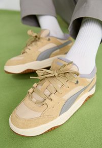 Puma PUMA-180 UNISEX - Scarpe skate - granola/sand dune