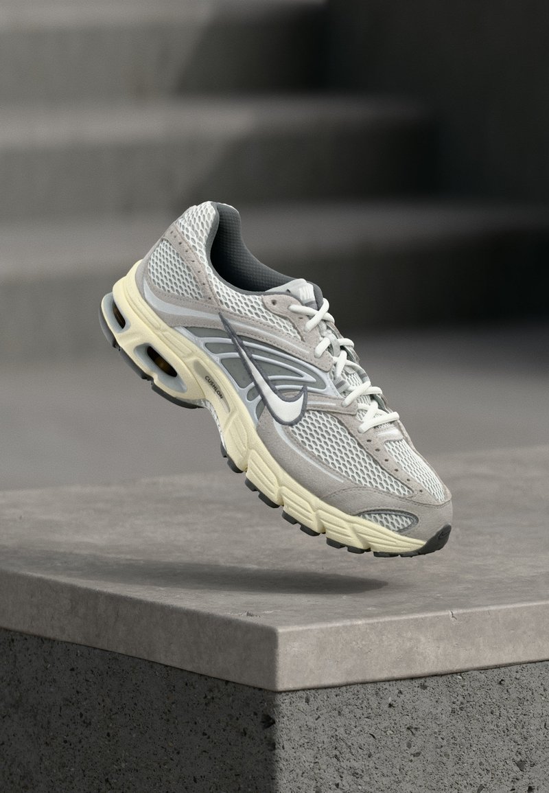 AIR MAX MOTO 2K 