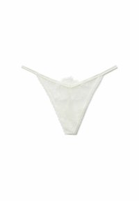 String - ivory