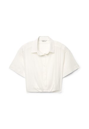 Camicia bianca a maniche corte con bottoni e colletto, con sottili righe verticali in rilievo, caratterizzata da un orlo arricciato in vita.