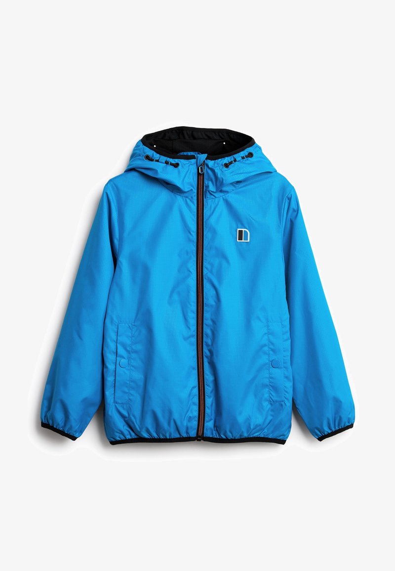 Veste légère bleue avec capuche, fermeture éclair et poignets élastiques. Présente une texture subtilement texturée et un petit logo sur la poitrine.