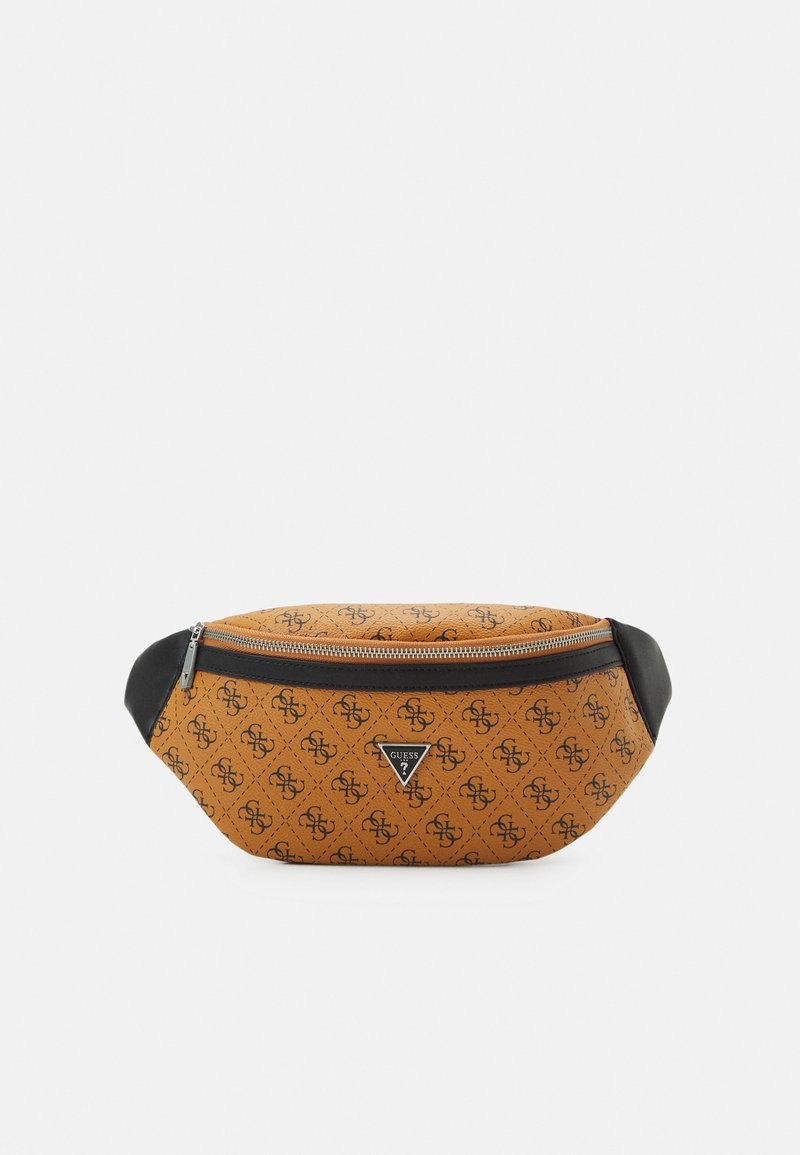 Tan heupzak met een herhaald logo-patroon, ritssluiting en zwarte accenten. Gemaakt van textuurmateriaal, met een slank, rond ontwerp.