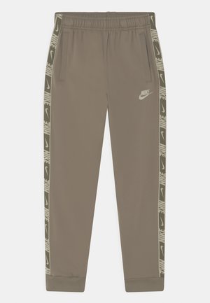 REPEAT - Teplákové kalhoty - matte olive/light stone