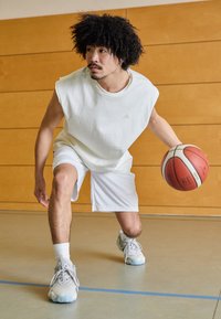adidas Performance 3 STRIPES SHORT - Sport rövidnadrágok - white/semi blue burst