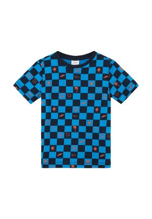 Blauwe en zwarte geruite T-shirt met oranje grafische afbeeldingen van haaien, de zon en palmbladeren, gemaakt van een zachte katoenmix.