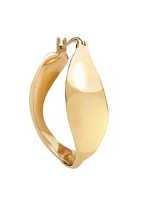 Guld hoop örhänge med en slank, böjd design. Har en polerad yta och en säker låsning för enkel användning. Slät textur, minimal detaljering.