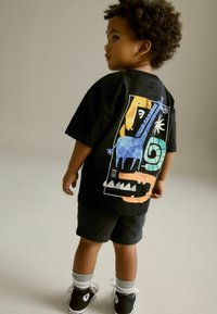 Next BACK SHORT SLEEVE - Triko s potiskem - black white