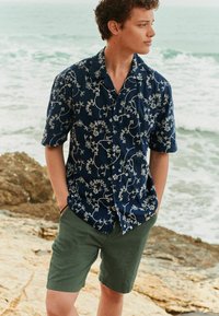 Next EMBROIDERED TEXTURE SHORT SLEEVE  - REGULAR FIT - Vapaa-ajan kauluspaita - navy blue