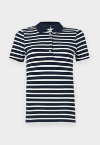 Polo à manches courtes rayé horizontalement bleu marine et blanc avec col bleu marine et quatre boutons sur la patte de boutonnage avant.