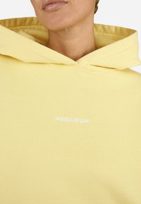 Thumbnail Image 5
