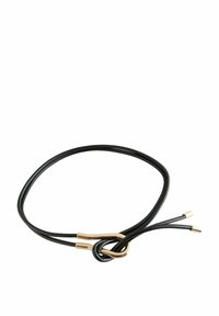 Filo in pelle nera con hardware dorato, caratterizzato da un nodo decorativo; le due estremità si assottigliano a punte dorate, mostrando un design elegante e semplice.