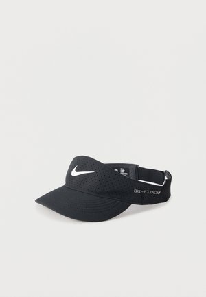 Melns Nike Dri-FIT ADV perforēts sporta vizieris ar izliekumu un regulējamu aizmugurējo siksnu.