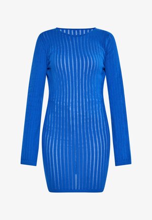 Modra rebrasta pletena obleka z dolgimi rokavi, okroglo ovratnikom in navpičnimi črtami. Tkanina je lahka z teksturiranim zaključkom.