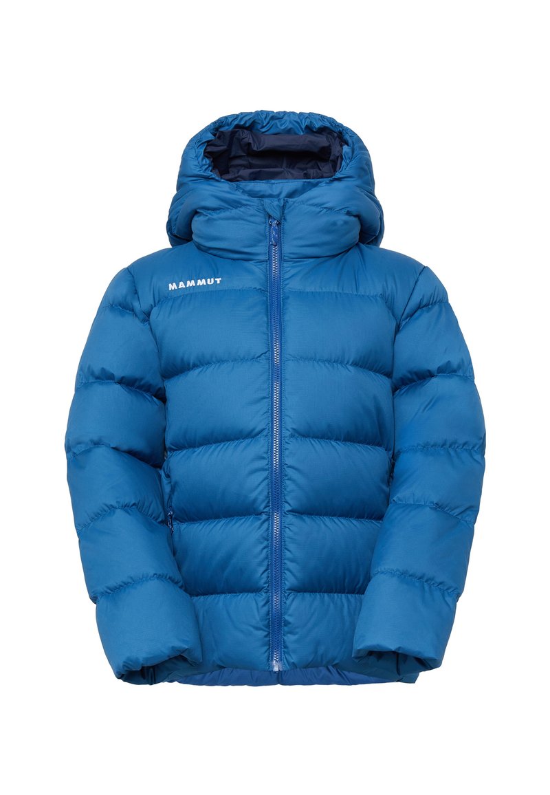 Giacca puffer blu con cappuccio, dotata di imbottitura trapuntata, zip frontale e logo sul lato sinistro del petto. Tessuto liscio e lucente.