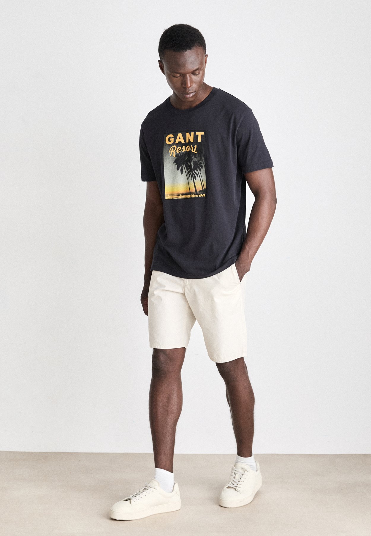 RELAXED FIT