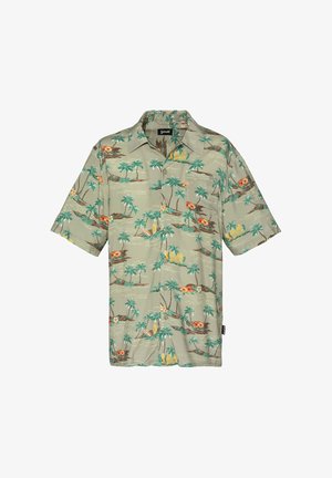 Chemise hawaïenne beige à manches courtes avec motifs de palmiers, planches de surf et îles, poche avant et col boutonné.