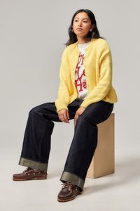 BDG Urban Outfitters FLUFFY CARDI - Casaco de malha - lemon