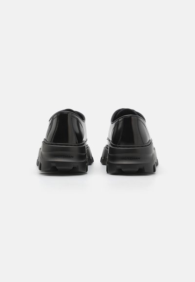 Stuart Weitzman ALLAN - Lace-ups - black