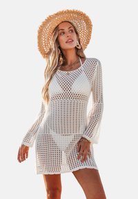 Cupshe Strickkleid - white