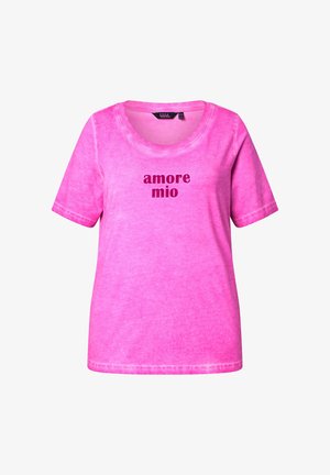 Pinkes Kurzarm-T-Shirt mit rundem Ausschnitt und dunkelrosa Aufdruck "amore mio" auf der Vorderseite.