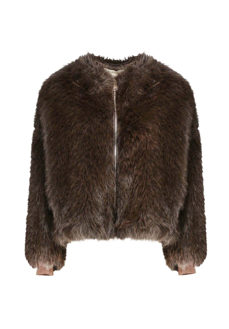 Giacca corta in ecopelliccia marrone con scollo rotondo e chiusura frontale con zip. Presenta una texture morbida e polsini soffici di colore contrastante.