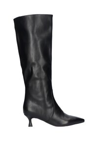 Bota de cuero negra hasta la rodilla con punta afilada, parte superior ajustada y tacón de tipo kitten. La textura es suave con un detalle mínimo.