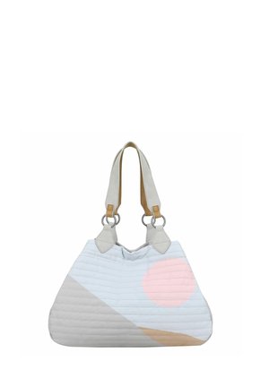 Gesteppte Handtasche mit weißen Griffen, mit abstrakten Formen in Pastellblau, Pink, Grau und Beige am Körper.
