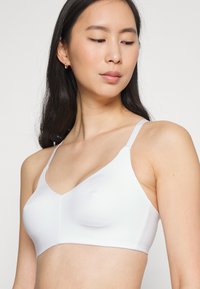 Marks & Spencer FLEXIFIT  - Soutien-gorge à bretelles amovibles - white