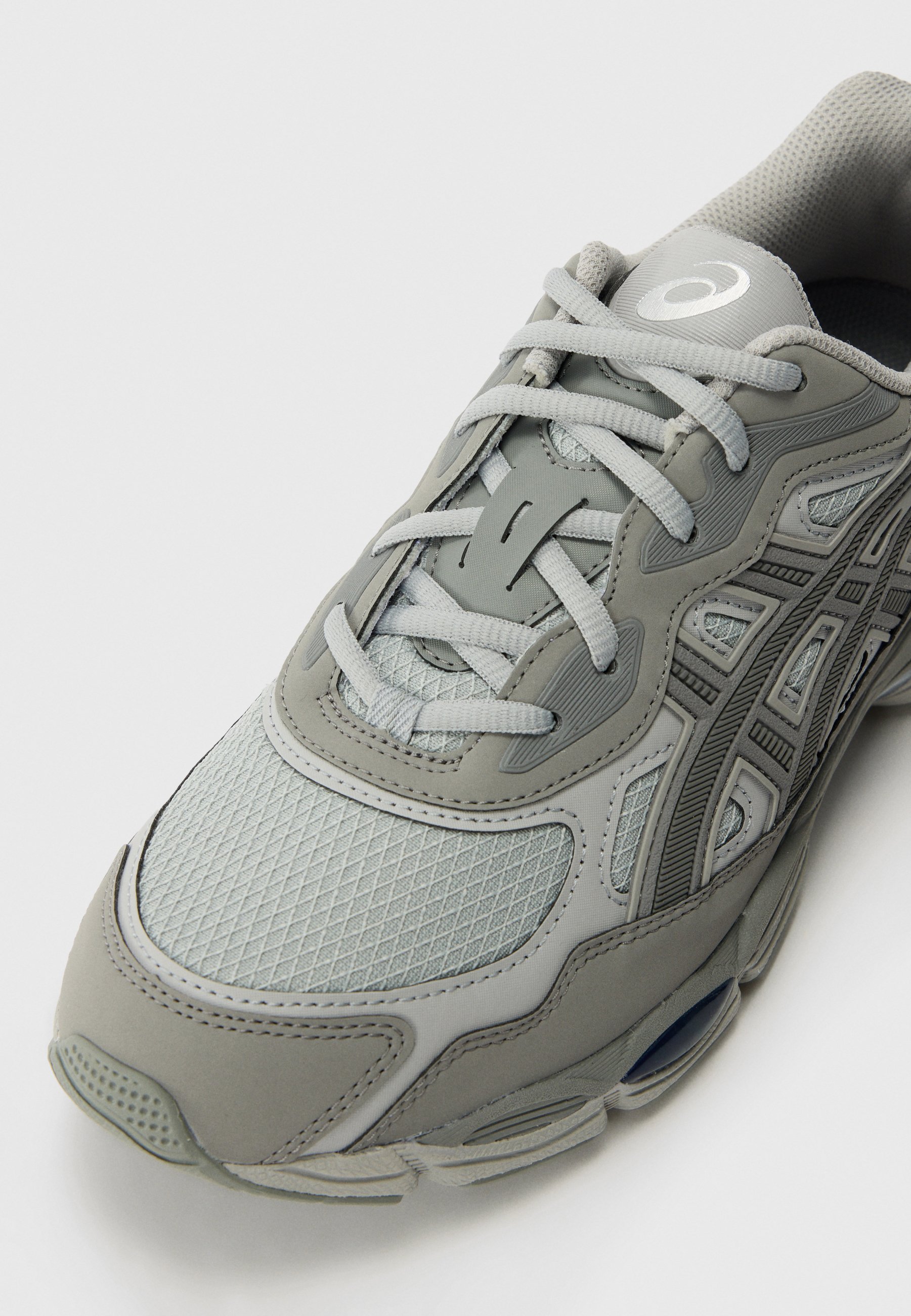 ASICS SportStyle GEL NYC UNISEX - Trainers - cement grey/clay grey