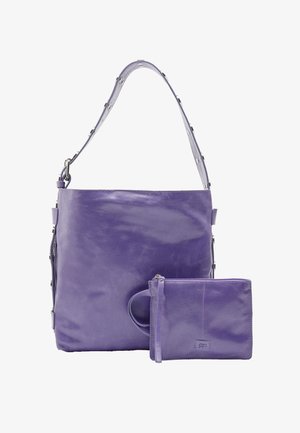 Fioletowa skórzana torba na ramię o gładkiej fakturze, z płaskim korpusem i odpinaną, pasującą saszetką na zamek błyskawiczny. Pasek zawiera okrągłe elementy metalowe.
